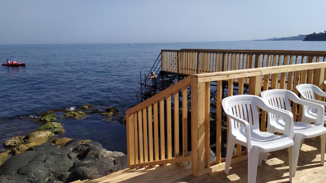 Nero Basalto Azzurro Mare Bed & Breakfast Ачи Кастело Екстериор снимка